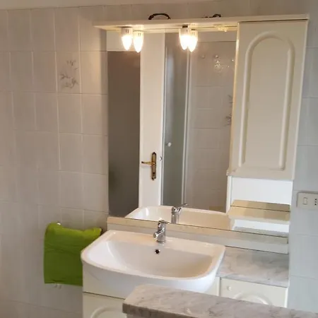Casa Gialla Sul Lago Maggiore Apartment