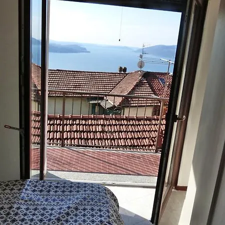 Apartment Casa Gialla Sul Lago Maggiore Arizzano