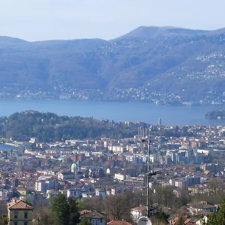Casa Gialla Sul Lago Maggiore Arizzano